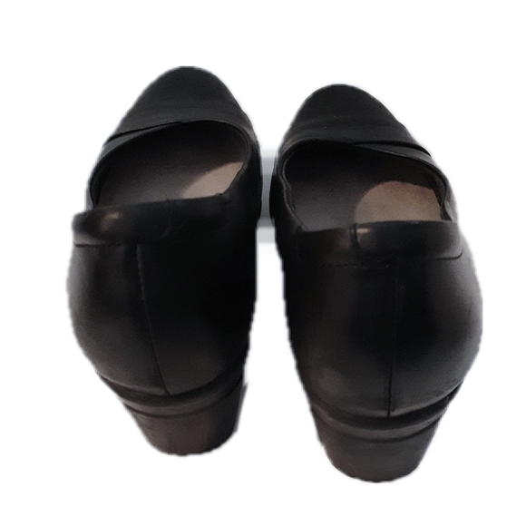 Clarks Chunky Heel Work Shoes - Picture 4 of 5